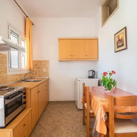 Aleka 4 Apartment